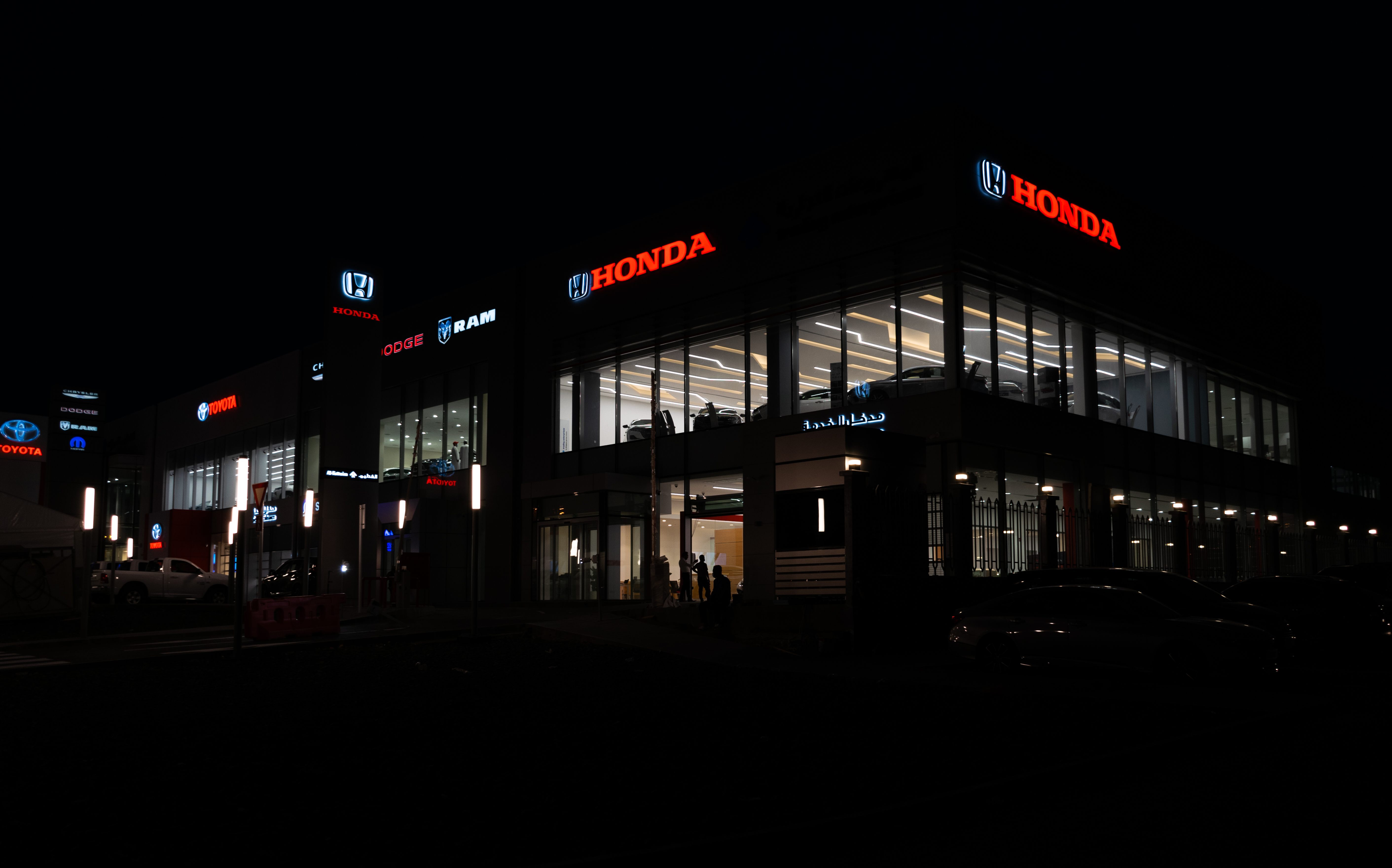 LPFLEX - The signage for automobile businesses can catch the attention of potential customers