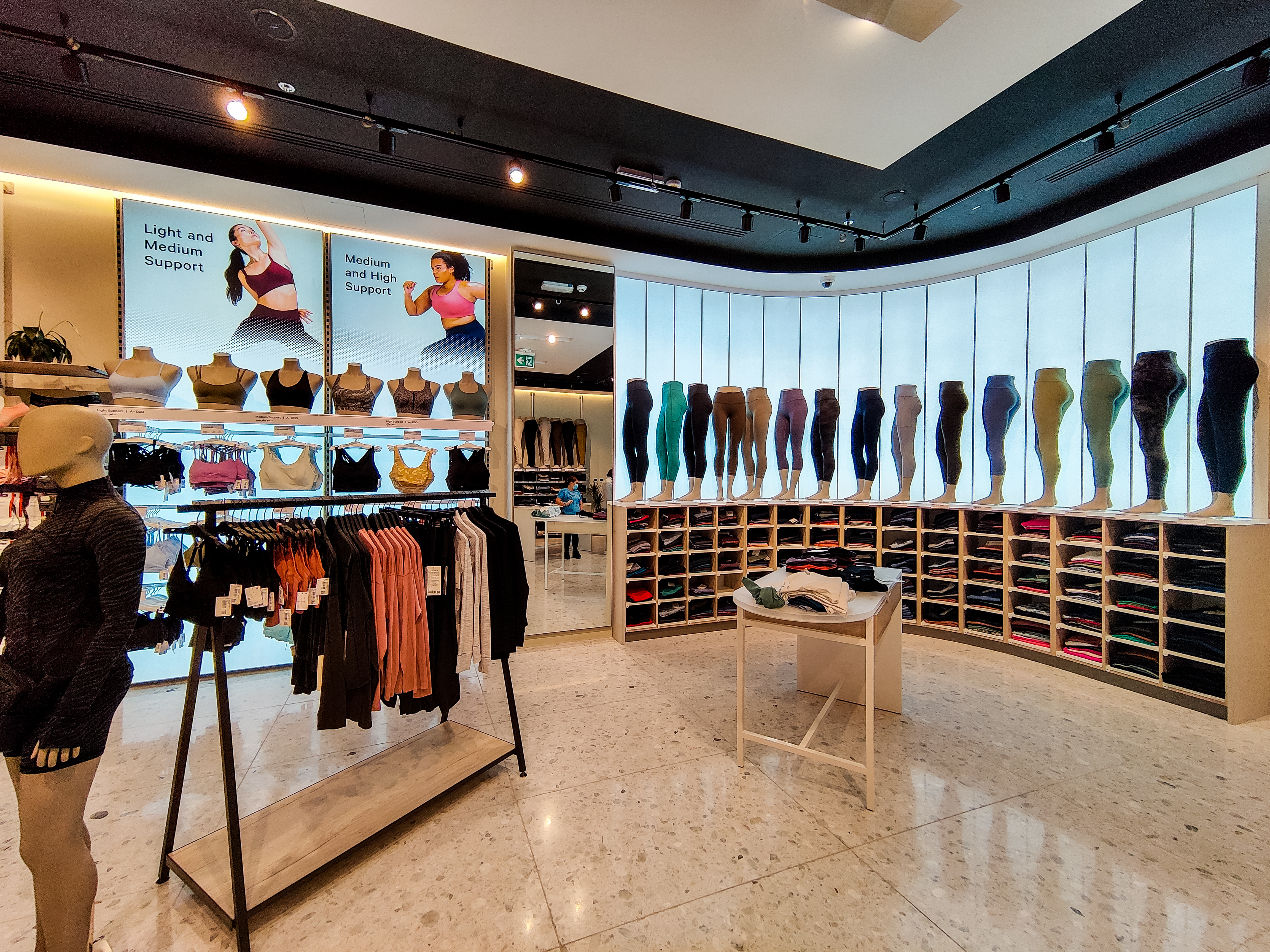  Choose Lpflex Signage for your Fashion and Apparel businesses.